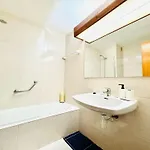 شقة Oura