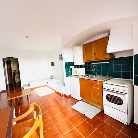 Apartment Oura *